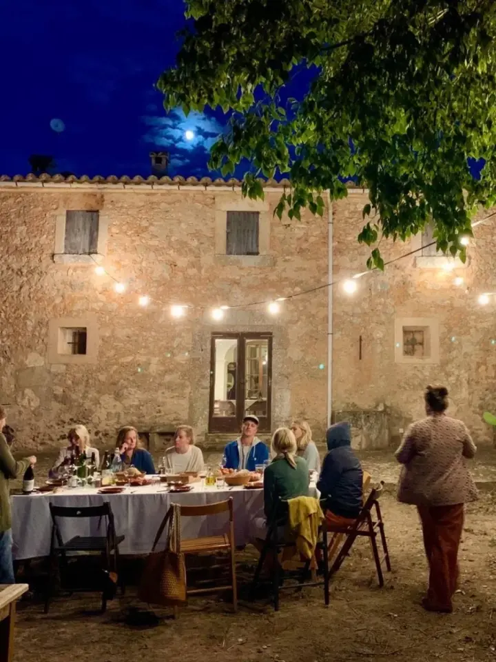 Visita guiada al Microceller Son Crespí con cata de 3 vinos y picada