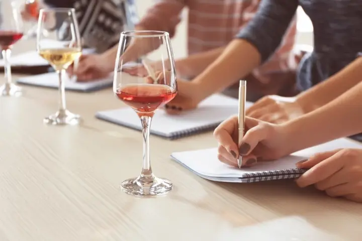 Cata de 5 vinos mallorquines a domicilio con sommeliere experimentada