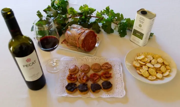 Cata de 3 vinos Pecat y pequeña picada en Son Simó Vell