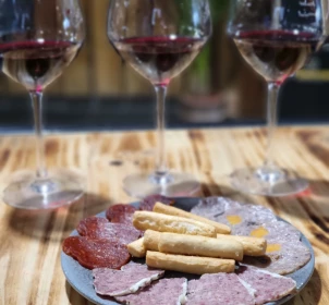Tasting of 3 wines with tasting of premium Mallorcan sausages